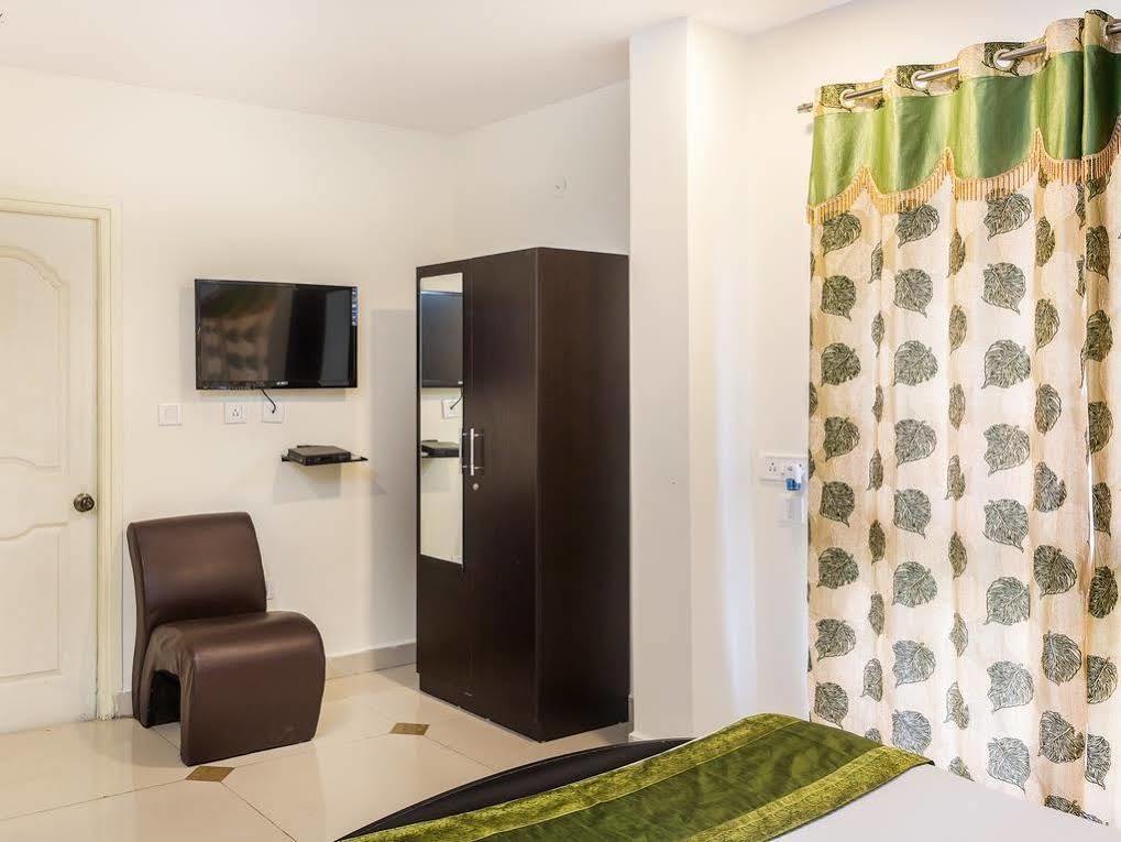 Treebo Srico, Banjara Hills Hotel Hyderabad Exterior foto
