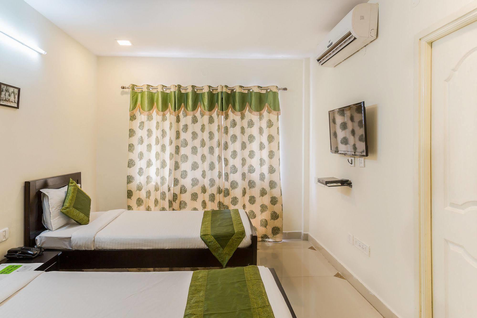 Treebo Srico, Banjara Hills Hotel Hyderabad Exterior foto