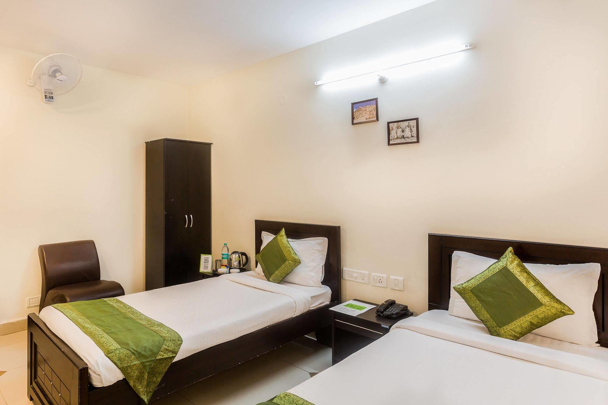 Treebo Srico, Banjara Hills Hotel Hyderabad Exterior foto