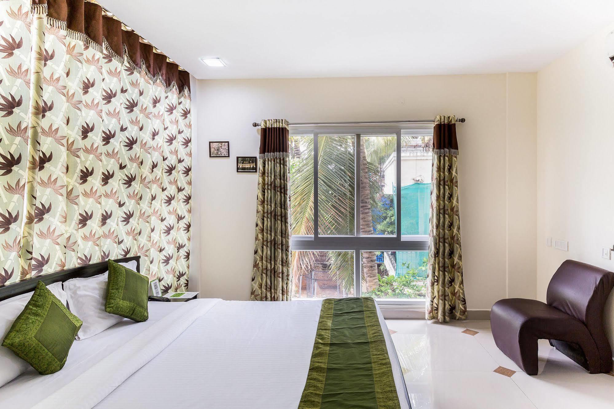 Treebo Srico, Banjara Hills Hotel Hyderabad Exterior foto