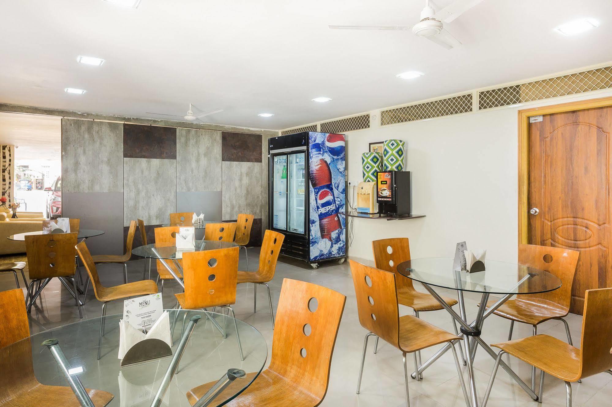 Treebo Srico, Banjara Hills Hotel Hyderabad Exterior foto