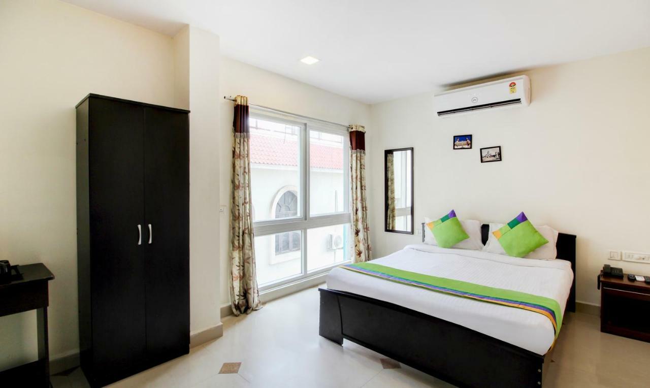 Treebo Srico, Banjara Hills Hotel Hyderabad Exterior foto